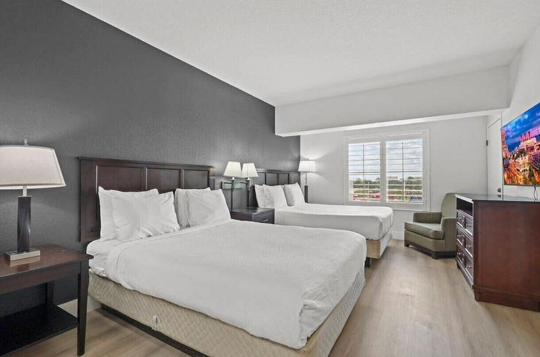 Room 4, Pool View Suite Near Universal for 6, Orange
