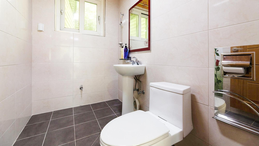 Bathroom 4, Gapyeong Rainbow Pension, Gapyeong