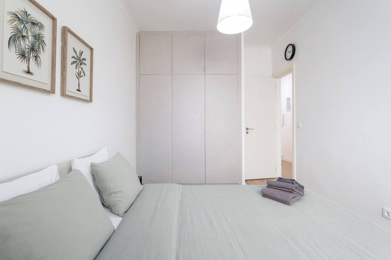 Room 3, Charming 2-Bedroom Apartment in Almada, Near Lisbon, Almada