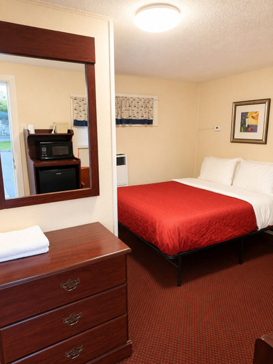 Bedroom 3, BEACHWAY MOTEL, Essex