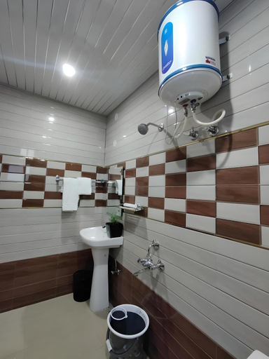 Bathroom 3, MISTY WINDS KASAULI, Solan