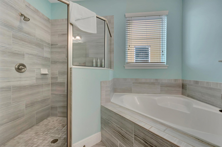 Bathroom 4, Wilmington Grand Escape, Osceola