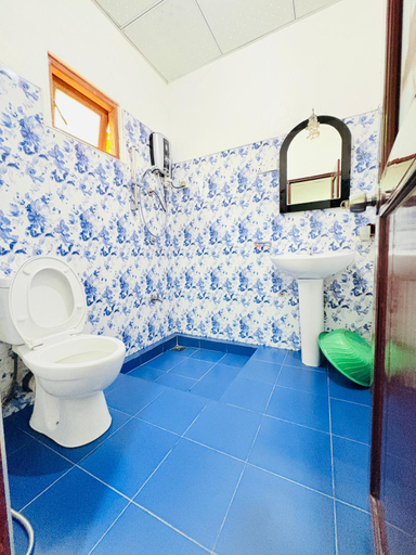 Bathroom 2, GREENISH INN (ROOMS), Nuwara Eliya
