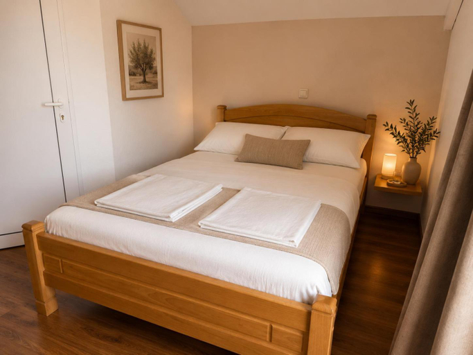Others 3, Villa Illyria