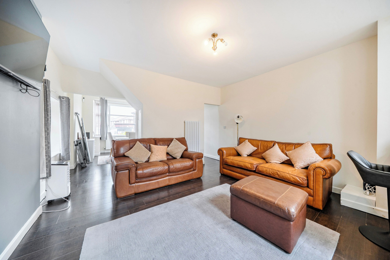 Living area 2, House Sleeps 4 - Free Parking and Garden, Tameside