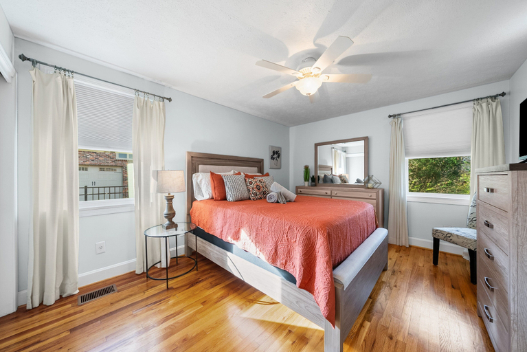 Room 2, Enjoy our 1400sqft, Single-story 3BR Home With a Private Entrance, Montgomery