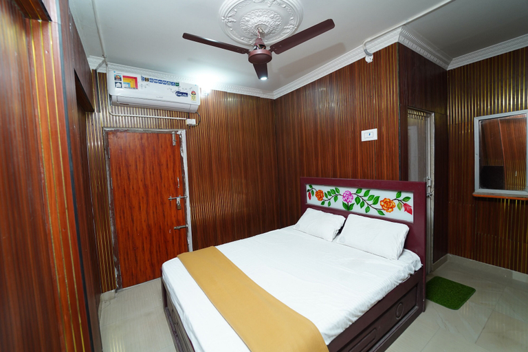 Room 4, Udhaya Lodge, Ramanathapuram