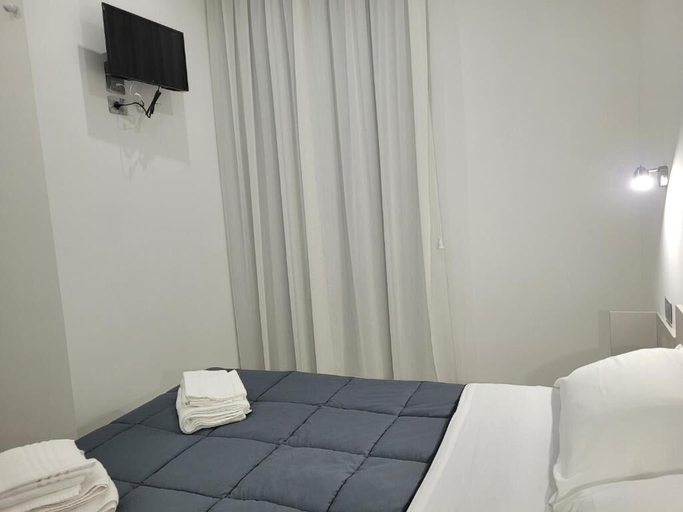 Others 4, Gemini rooms, Crotone