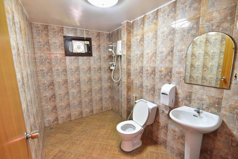 Bathroom 4, Koh Ngai Resort, Ko Lanta