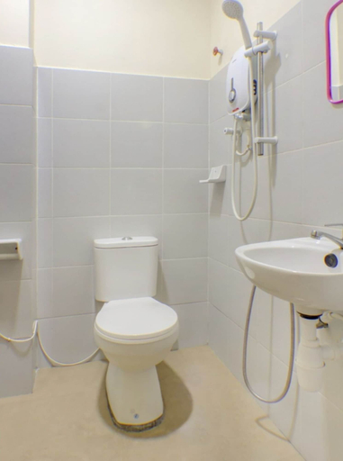 Bathroom 3, OYO 89985 Js Hotel, Johor Bahru