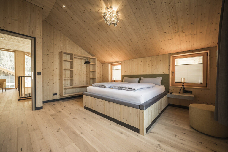 Room 4, Luxury Chalet in Bichlbach, Reutte