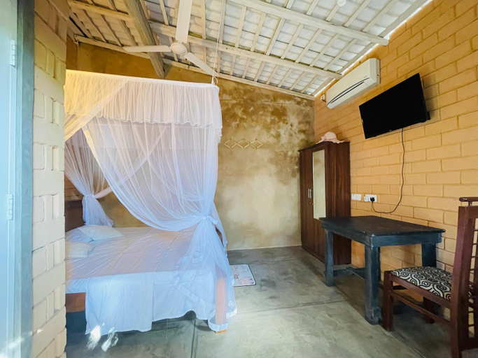 Bedroom 2, Muthu Villa, Weligama