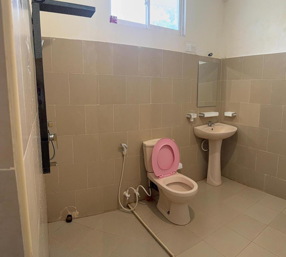 Bathroom 2, LeafStone Guest, Bandarawela