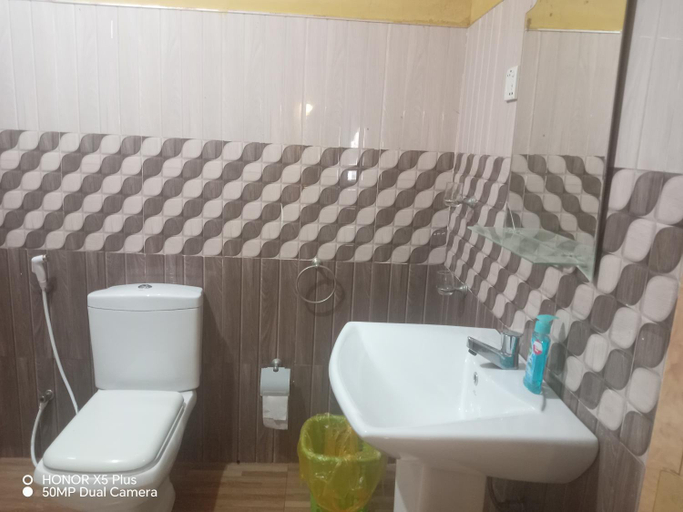 Bathroom 2, Omi Relax Inn, Ella