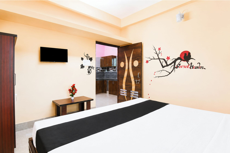 Room 2, Hotel S Heaven Inn Bhubaneswar, Cuttack