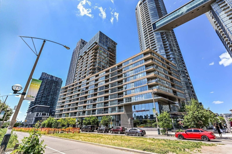 Exterior & Views 2, Downtown Toronto CN Tower Condo, Toronto