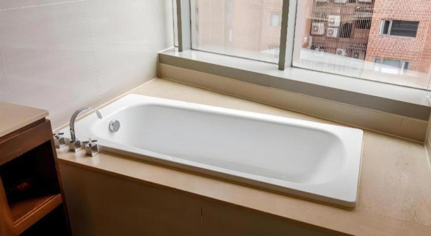 Bathroom 4, Hotel HD Palace, Taipei City