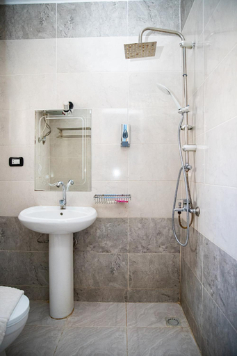 Bathroom 2, Golden Sun Hotel - Hurghada, Al-Ghurdaqah