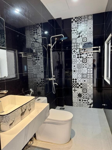 Bathroom 4, EuroDana, Da Nang