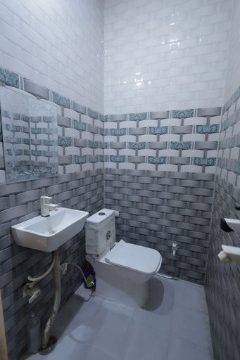 Bathroom, Vridawan Divine Inn, Mathura
