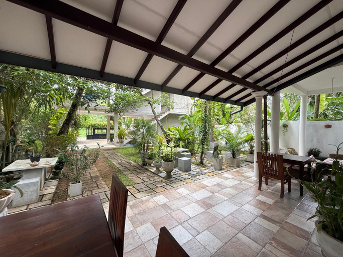 Others 5, Tanzanite place , Tangalle