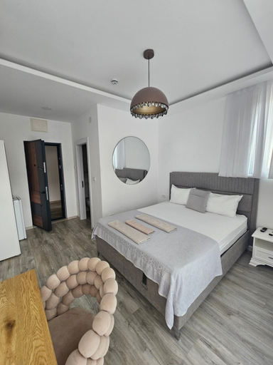 Others 3, La Vida Apartments