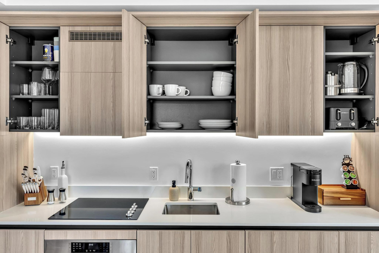 Private kitchen 3, Beautiful Miami Apt Pool & Beach for 3, Miami-Dade