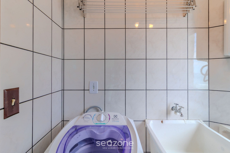 Bathroom 2, 3BR Seafront apt w/ BBQ in Itapema Con0101, Itapema