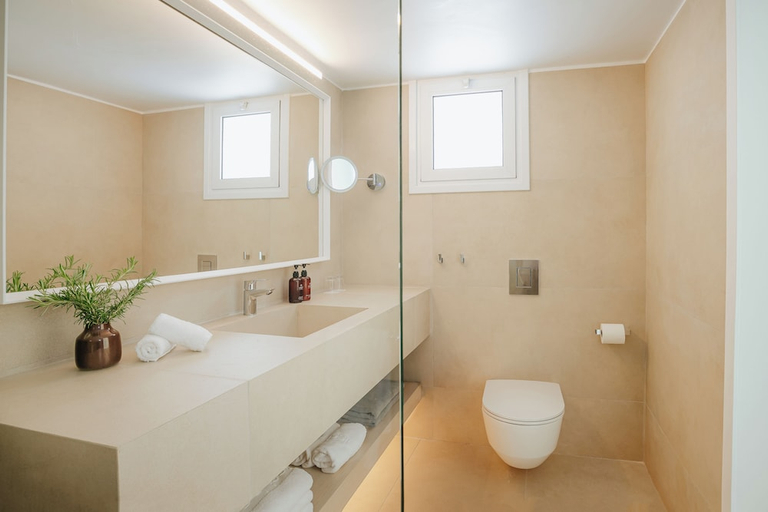 Bathroom 5, Nissi Beach