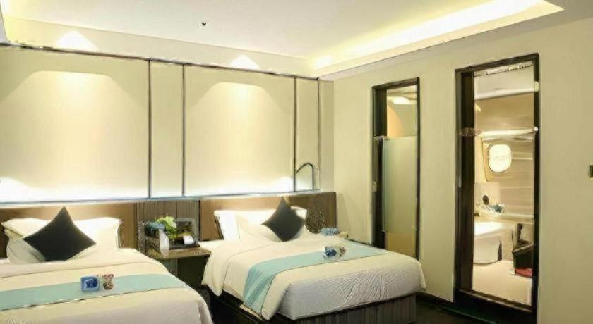 Others 5, Xana Lite Jiangmen Yingbin West, Jiangmen