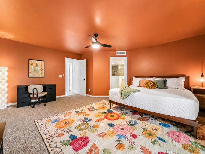 Room 3, 57th Glendale, Maricopa