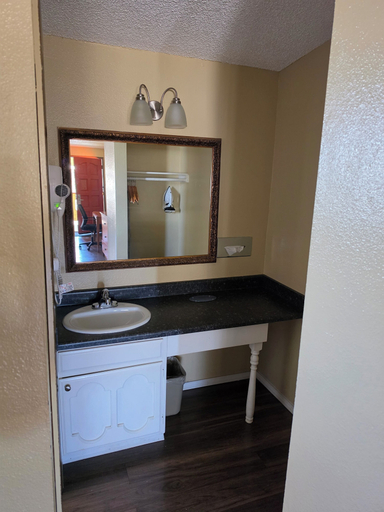 Bathroom 4, Anchor Pointe Inn & Suites, Grays Harbor