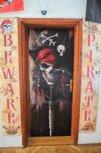 Food & Drinks 5, Pirate Backpackers