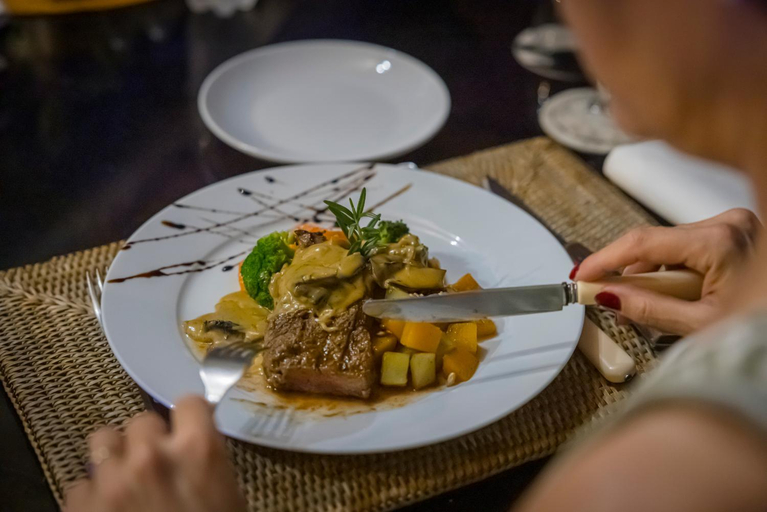 Food & Drinks 3, Ohorongo Safari Lodge, Kamanjab