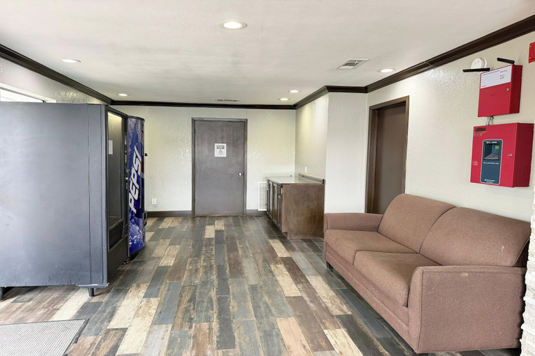 Lobby sitting area, Delux Inn Mesquite Near I-30 Dallas, Dallas