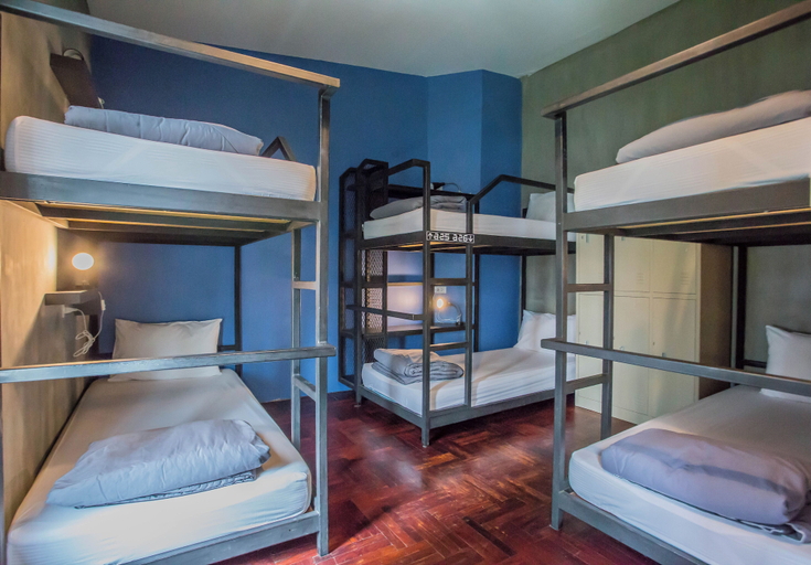 Bedroom 3, Atlas Bangkok Hotel, Wattana