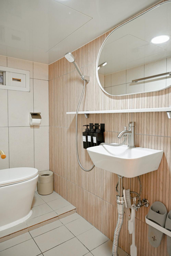 Bathroom, Marie's House 102 Hongdae, Mapo