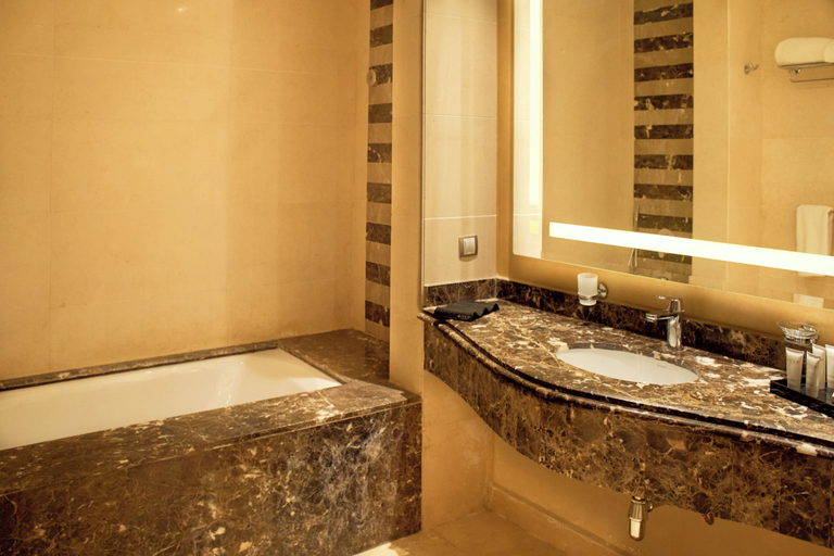 Bathroom 5, Tolip Resort Elgalala Hills, 'Ataqah