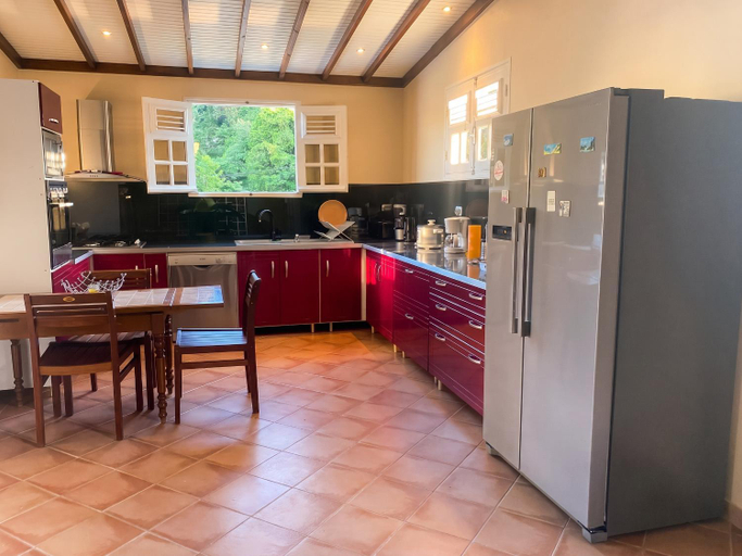 Others 4, Maison spacieuse avec jardin au Diamant, proche plages, Les Anses-d'Arlets