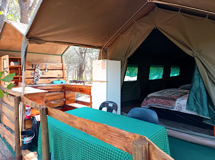 Others 4, Little 5 camp, Mopani