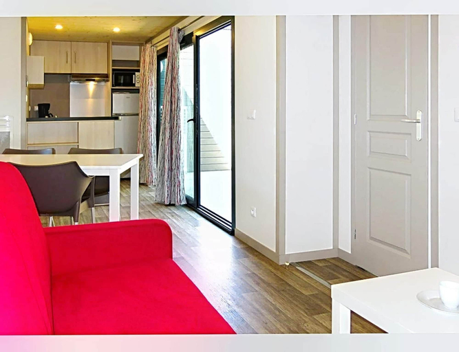 Primary image, Lake View Cottage With Terrace for 6, Morbihan