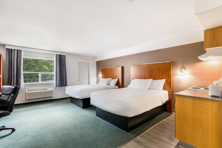 Bedroom 3, Days Inn by Wyndham Valemount, Fraser-Fort George