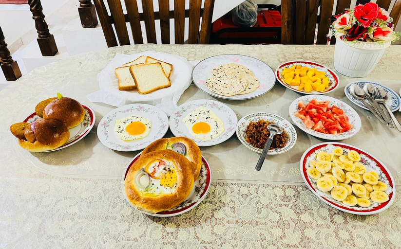 Food & Drinks, Royal Villa, Habaraduwa