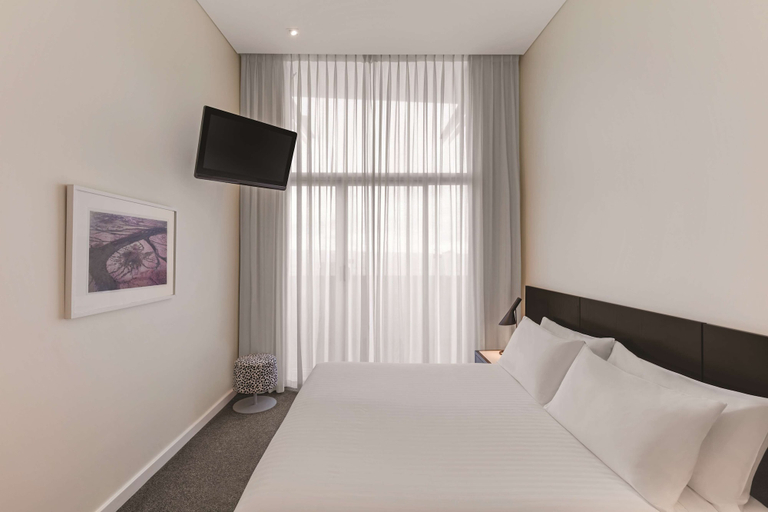 Bedroom 4, Adina Apartment Hotel Perth, Perth