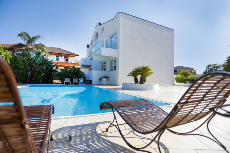 Room 3, Path House - Garden Apartments by Wonderful Italy, Catania