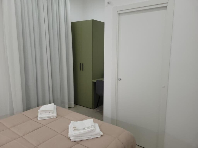 Others 3, Gemini rooms, Crotone