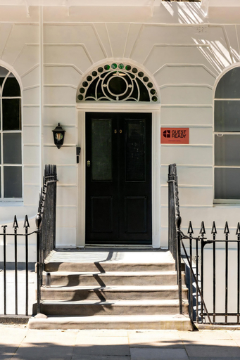 Exterior 2, Guestready - The Crescent, London