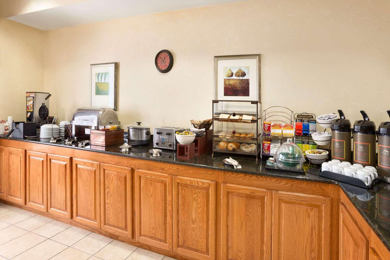 Food & Drinks 5, Country Inn & Suites Albany, Dougherty