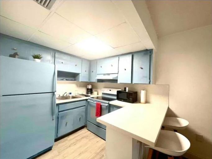 Private kitchen 4, Eco Stays, Miami-Dade