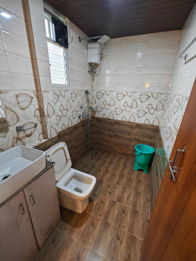 Bathroom 3, Mermaid Avisa, North Goa